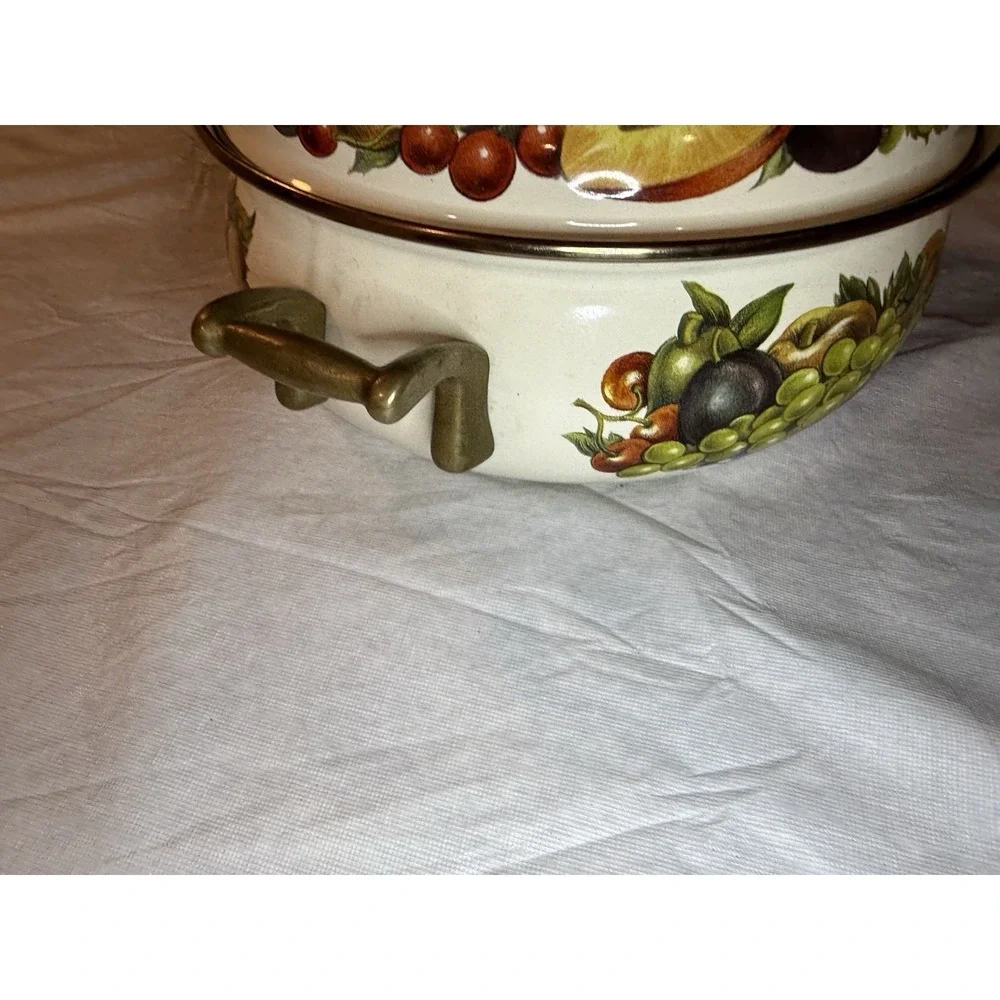 Vintage Enamelware Covered‎ Casserole Dutch Oven Fruit Cornucopia  10.5